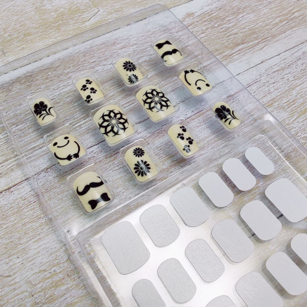 Набор игровой Мой яркий маникюр, 12 накладных ногтей, 18 наклеек